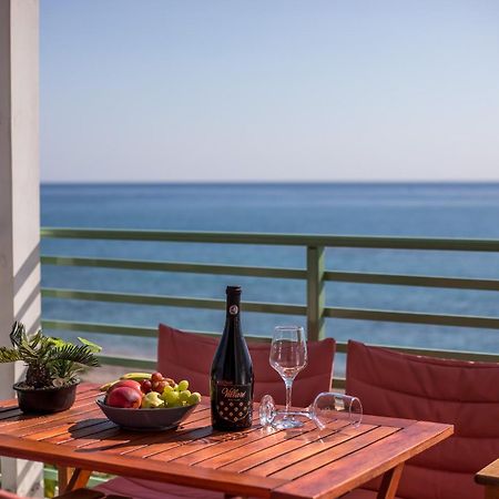 Egli Luxury Apartments Archangelos  Ngoại thất bức ảnh
